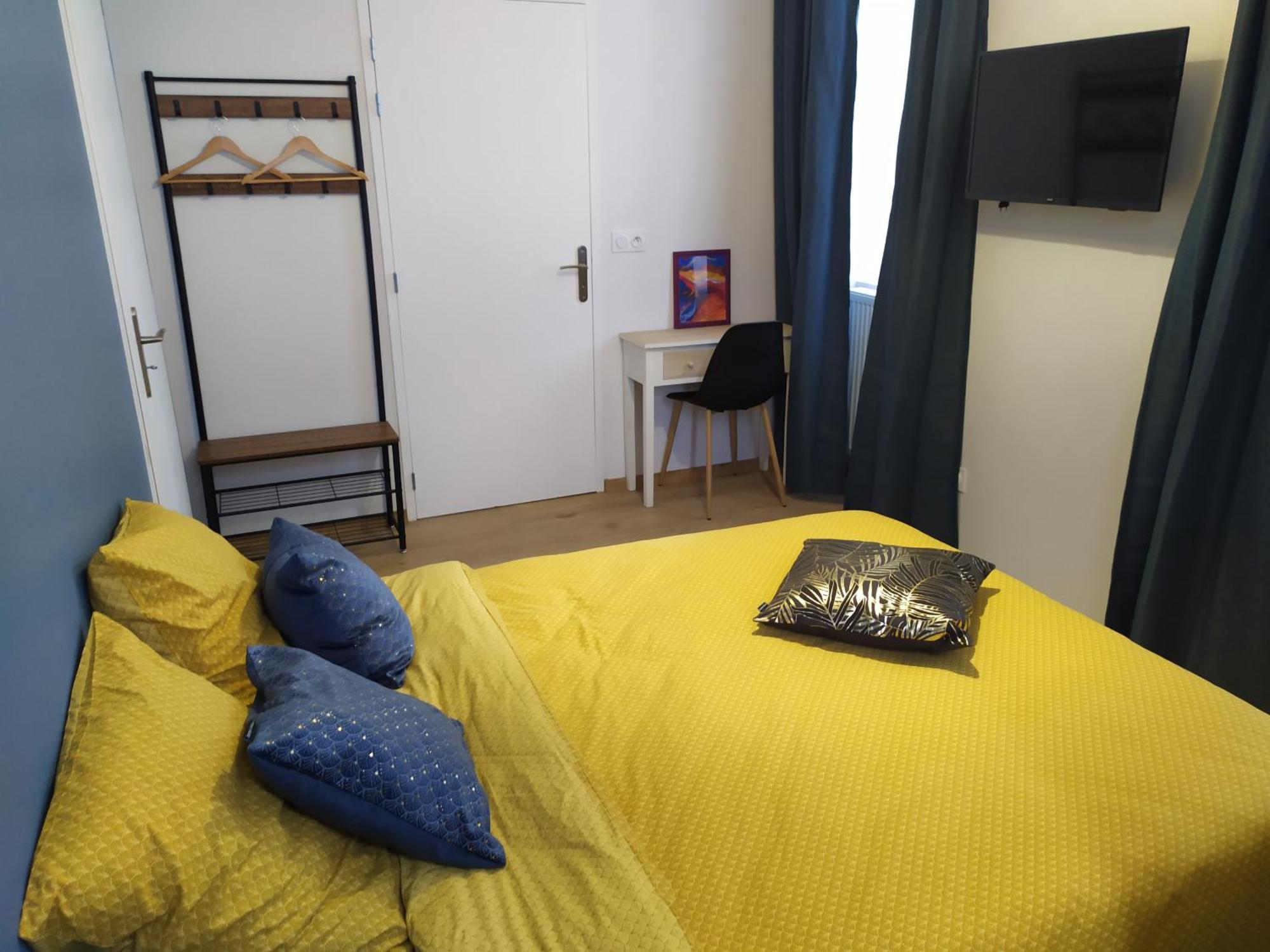Chambres D'Hotes "Au Pied De La Bealiere" Montpezat-sous-Bauzon Phòng bức ảnh